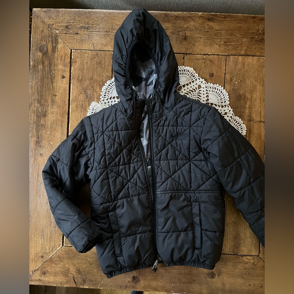 Boys reversible The North Face puffer jacket M (10/12)